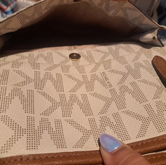 Michael Kors Purse - Picture 11 of 14